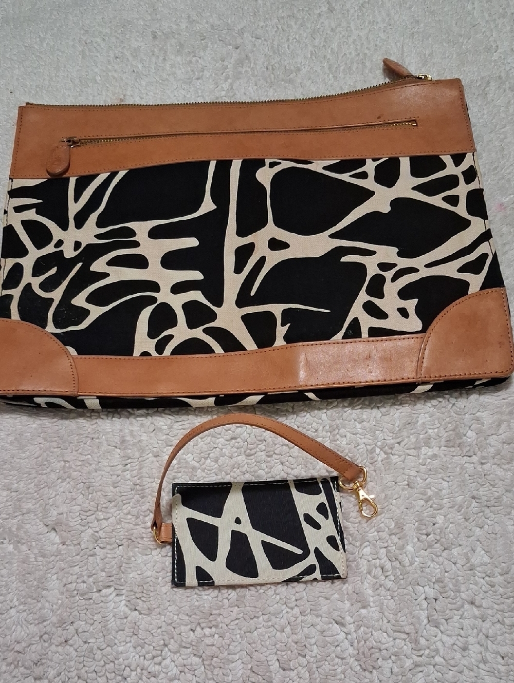 Diane Von Furstenberg Black and Tan Abstract Pattern Set